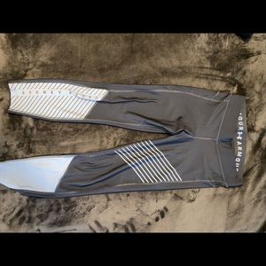 grey under armour leggings size M